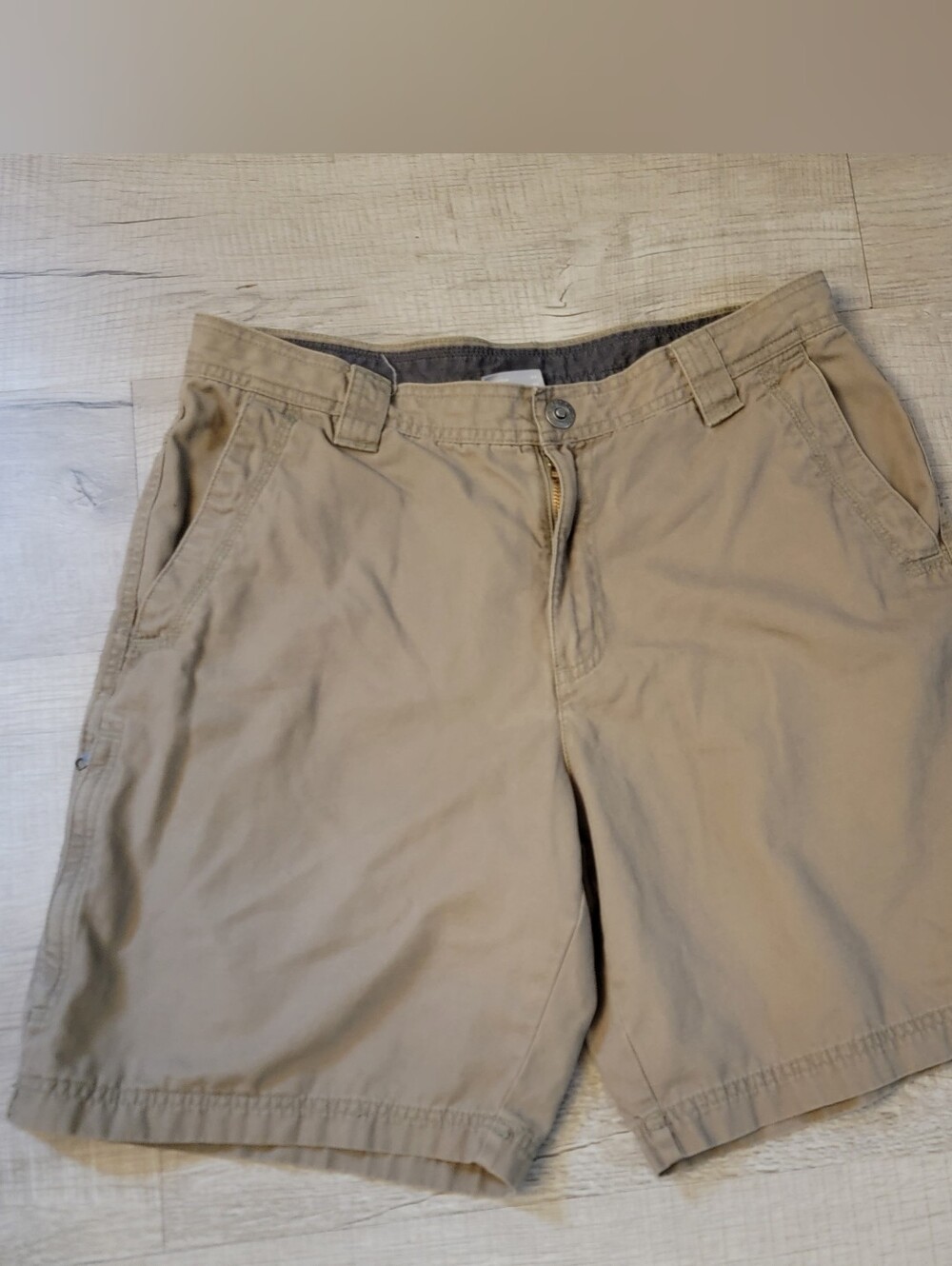 Columbia Men's Tan Flat-Front Outdoor Shorts